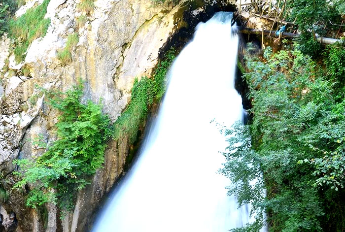 Normes relatives aux ressources en eau naturelles