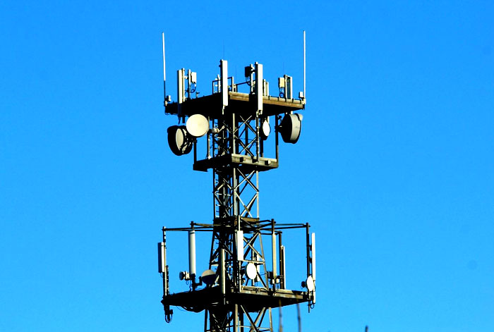Услуги мобильной связи, стандарты цифровой усовершенствованной беспроводной связи (DECT)